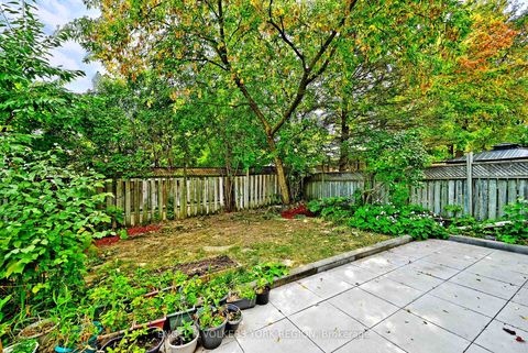 Photo 22 at 718 Mountview Place E, Leslie Valley, Newmarket