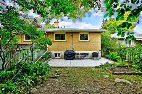 Photo 35 at 718 Mountview Place E, Leslie Valley, Newmarket