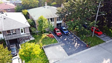 Photo 39 at 718 Mountview Place E, Leslie Valley, Newmarket