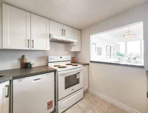 Photo 6 at 813 - 150 Alton Towers Circle, Milliken, Toronto