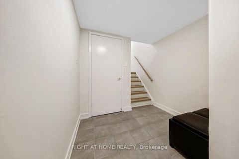 Photo 4 at 129 Jenny Wren Way, Hillcrest Village, Toronto