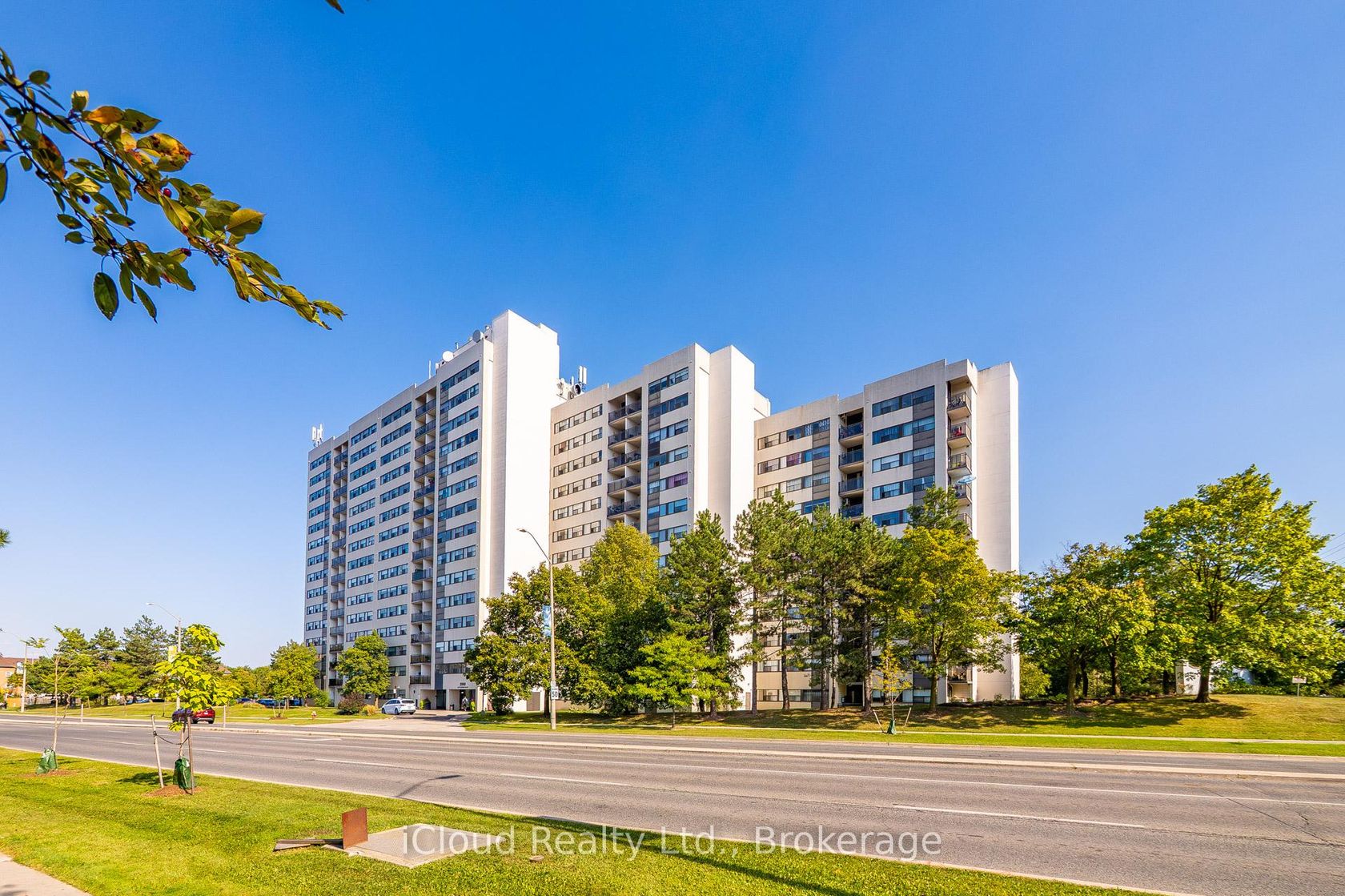 1110 - 2900 Battleford Road, Meadowvale, Mississauga 