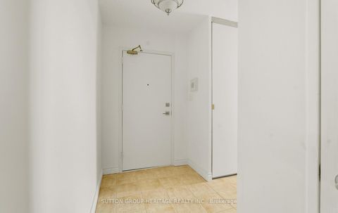 Photo 3 at 1008 - 5 Vicora Linkway Way, Flemingdon Park, Toronto