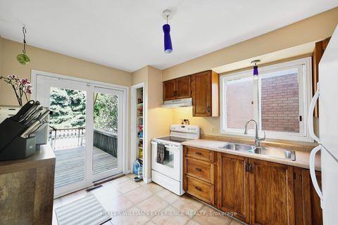 Photo 12 at 45 Garden Drive, Allandale Heights, Barrie