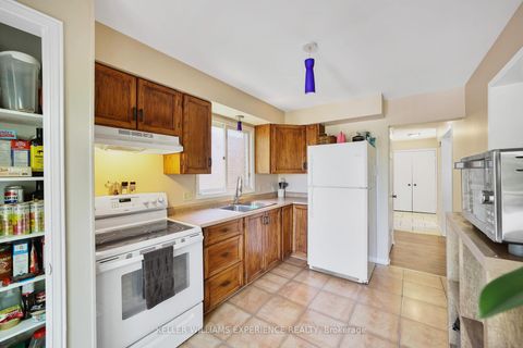 Photo 13 at 45 Garden Drive, Allandale Heights, Barrie