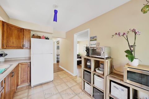 Photo 14 at 45 Garden Drive, Allandale Heights, Barrie