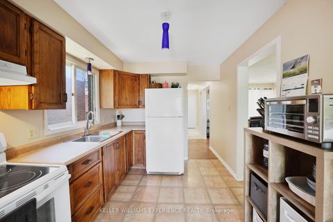 Photo 15 at 45 Garden Drive, Allandale Heights, Barrie