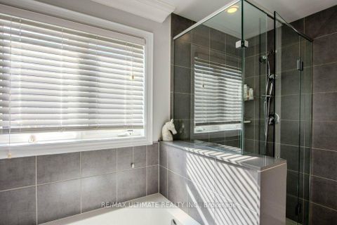 Photo 23 at 38 Catherine Drive, Painswick South, Barrie