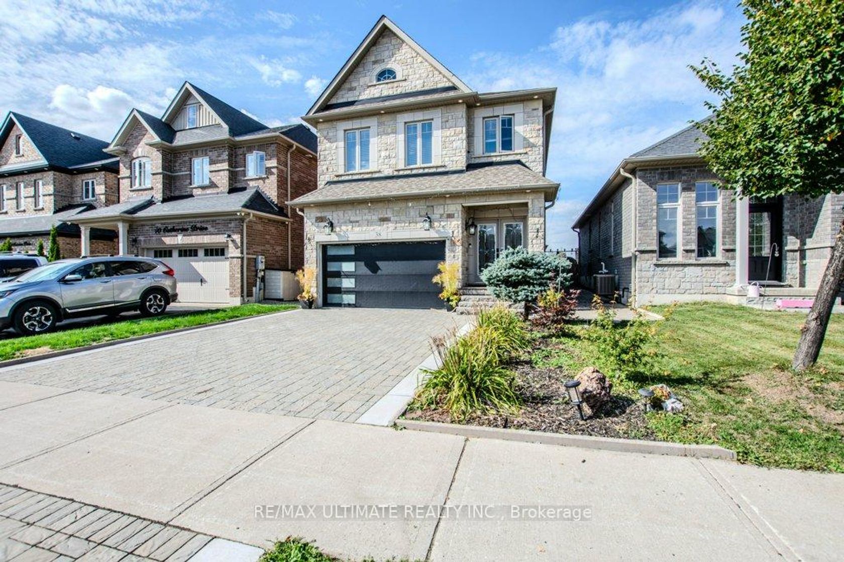38 Catherine Drive, Painswick South, Barrie 38 Catherine Drive, Painswick South, Barrie