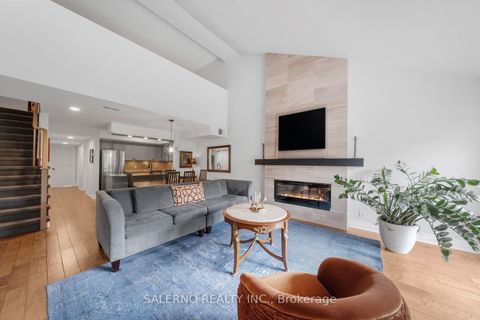 Photo 10 at 302 - 128 Aerodrome Crescent, Thorncliffe Park, Toronto