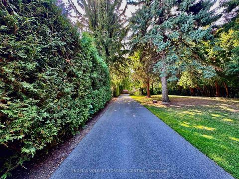 Photo 4 at 85 Yorkleigh Avenue, Humber Heights, Toronto