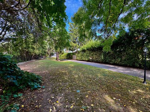 Photo 5 at 85 Yorkleigh Avenue, Humber Heights, Toronto