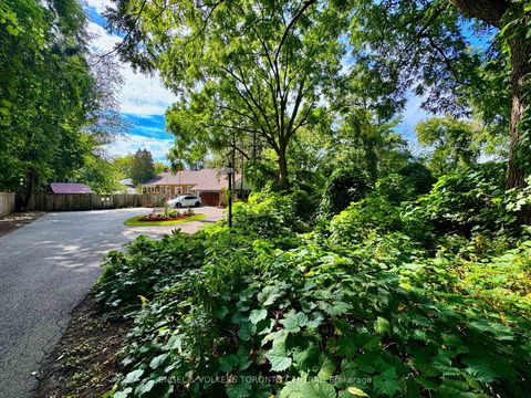 Photo 9 at 85 Yorkleigh Avenue, Humber Heights, Toronto