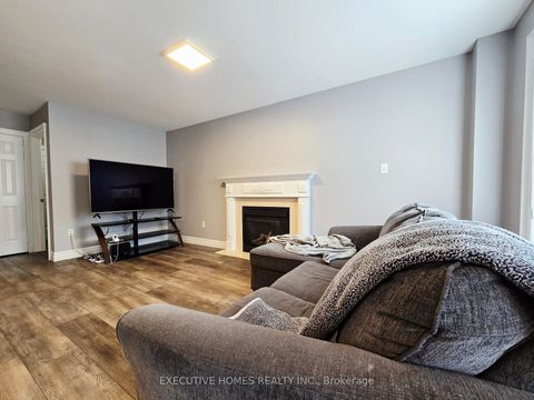 Photo 3 at 38 SHERWOOD Court, Northwest, Barrie Photo 3 at 38 SHERWOOD Court, Northwest, Barrie