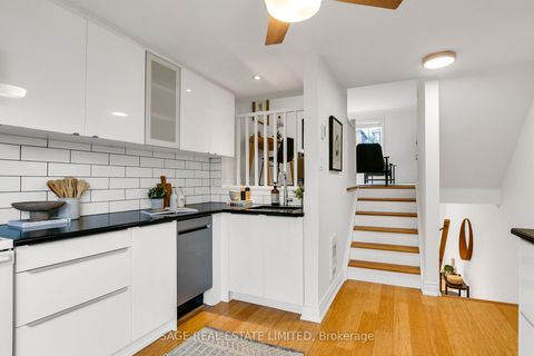 Photo 8 at 7 - 1666 Queen Street E, Woodbine Corridor, Toronto