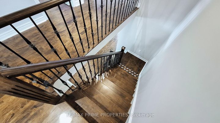 Photo 13 at 17 Raintree Crescent, Oak Ridges, Richmond Hill