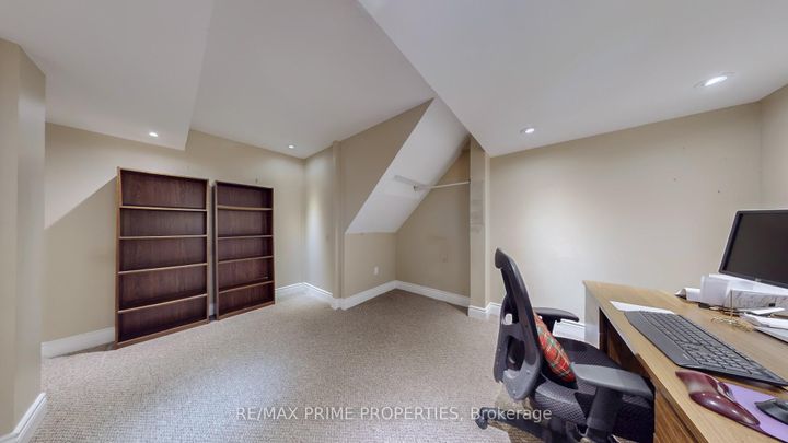 Photo 34 at 17 Raintree Crescent, Oak Ridges, Richmond Hill