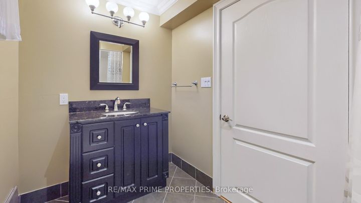 Photo 37 at 17 Raintree Crescent, Oak Ridges, Richmond Hill
