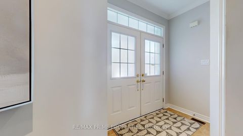 Photo 3 at 17 Raintree Crescent, Oak Ridges, Richmond Hill