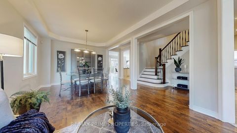 Photo 5 at 17 Raintree Crescent, Oak Ridges, Richmond Hill