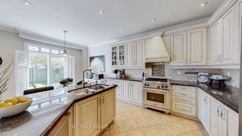 Photo 6 at 17 Raintree Crescent, Oak Ridges, Richmond Hill
