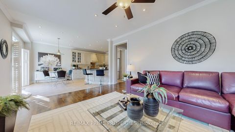 Photo 10 at 17 Raintree Crescent, Oak Ridges, Richmond Hill