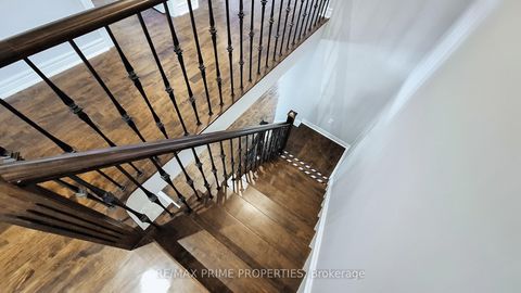 Photo 13 at 17 Raintree Crescent, Oak Ridges, Richmond Hill