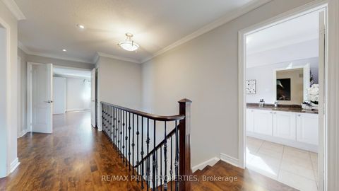Photo 14 at 17 Raintree Crescent, Oak Ridges, Richmond Hill