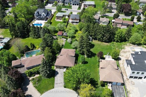 Photo 3 at 42 Banner Lane, King City, King Photo 3 at 42 Banner Lane, King City, King