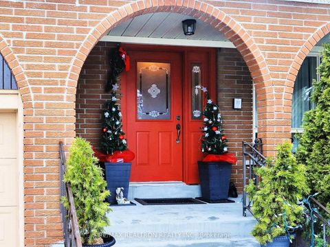 Photo 5 at 42 Banner Lane, King City, King Photo 5 at 42 Banner Lane, King City, King