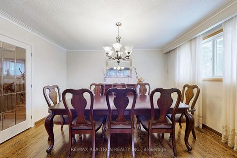 Photo 9 at 42 Banner Lane, King City, King Photo 9 at 42 Banner Lane, King City, King