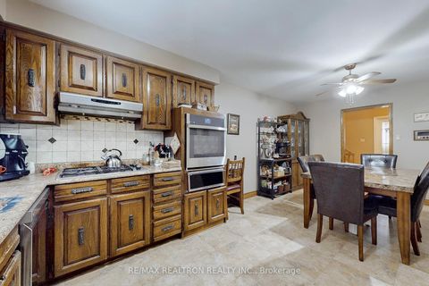 Photo 13 at 42 Banner Lane, King City, King
