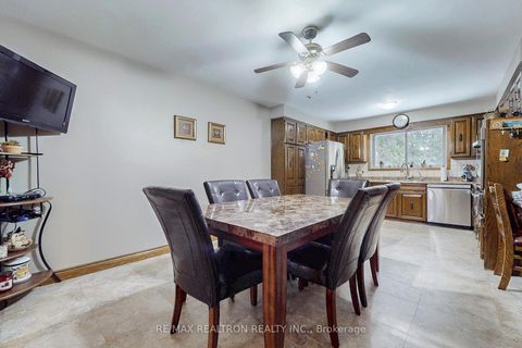 Photo 14 at 42 Banner Lane, King City, King Photo 14 at 42 Banner Lane, King City, King