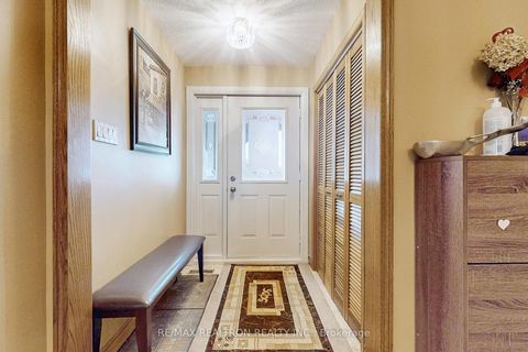 Photo 25 at 42 Banner Lane, King City, King Photo 25 at 42 Banner Lane, King City, King