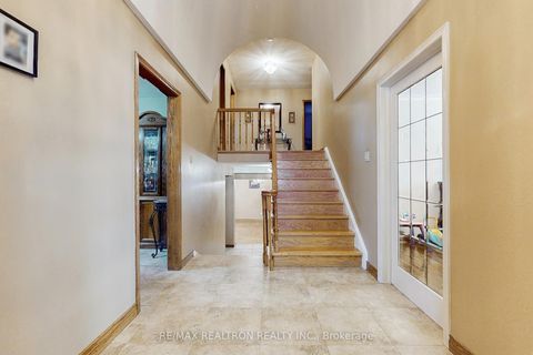 Photo 29 at 42 Banner Lane, King City, King Photo 29 at 42 Banner Lane, King City, King