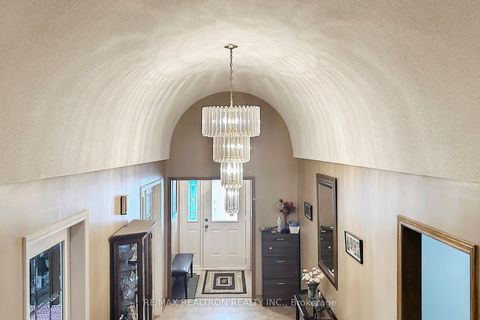 Photo 30 at 42 Banner Lane, King City, King Photo 30 at 42 Banner Lane, King City, King