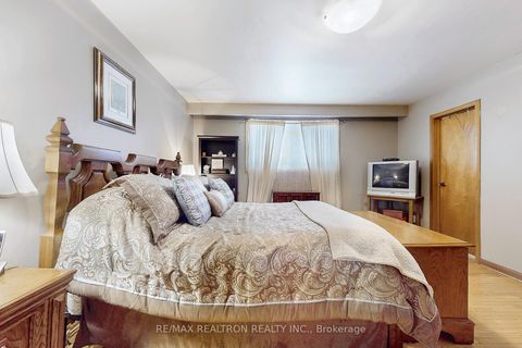 Photo 37 at 42 Banner Lane, King City, King Photo 37 at 42 Banner Lane, King City, King