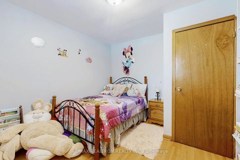 Photo 39 at 42 Banner Lane, King City, King Photo 39 at 42 Banner Lane, King City, King