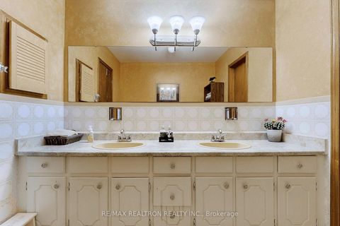 Photo 43 at 42 Banner Lane, King City, King Photo 43 at 42 Banner Lane, King City, King