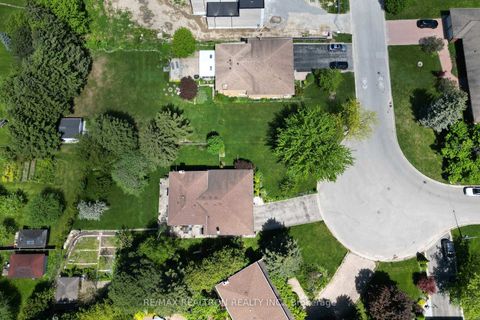 Photo 46 at 42 Banner Lane, King City, King Photo 46 at 42 Banner Lane, King City, King