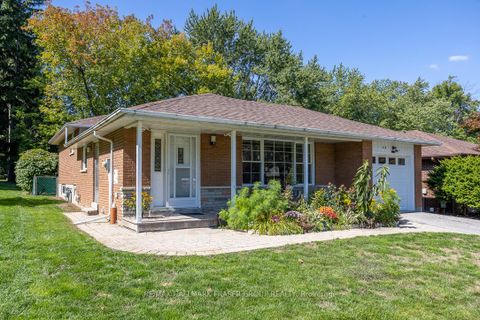 Photo 1 at 15 Stanland Drive, Scarborough Village, Toronto