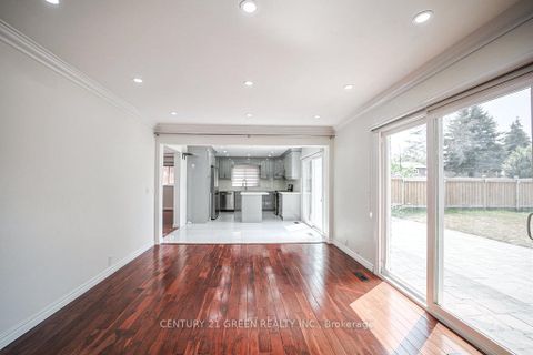 Photo 11 at 236 Ingleton Boulevard, Milliken, Toronto
