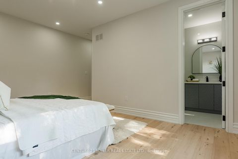 Photo 29 at 14 Crescent Road, CO Central, Oakville