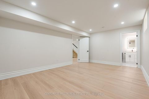 Photo 42 at 14 Crescent Road, CO Central, Oakville