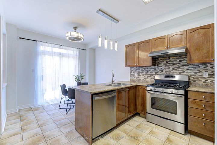 Photo 9 at 65 Pergola Way, Bram West, Brampton