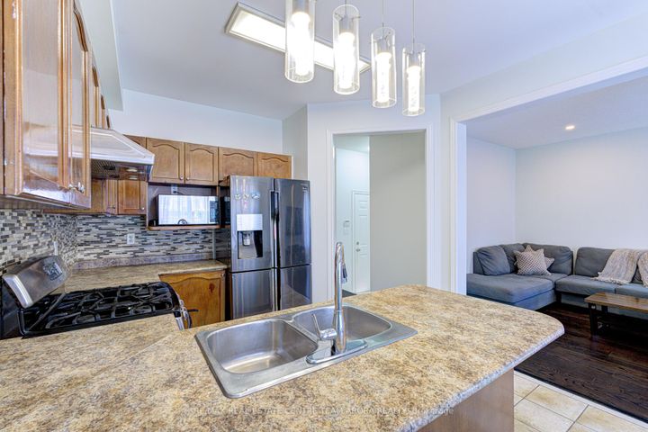 Photo 12 at 65 Pergola Way, Bram West, Brampton