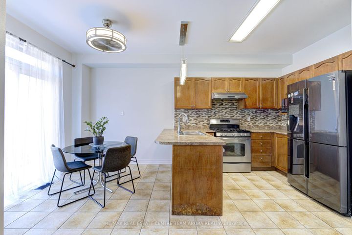 Photo 18 at 65 Pergola Way, Bram West, Brampton