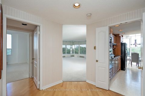 Photo 6 at 504 - 1903 Pilgrims Way, GA Glen Abbey, Oakville