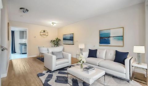 Photo 2 at 21 Bentley Crescent, 400 West, Barrie