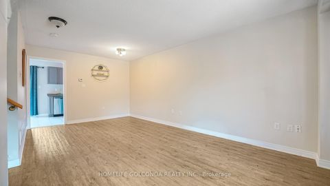 Photo 3 at 21 Bentley Crescent, 400 West, Barrie